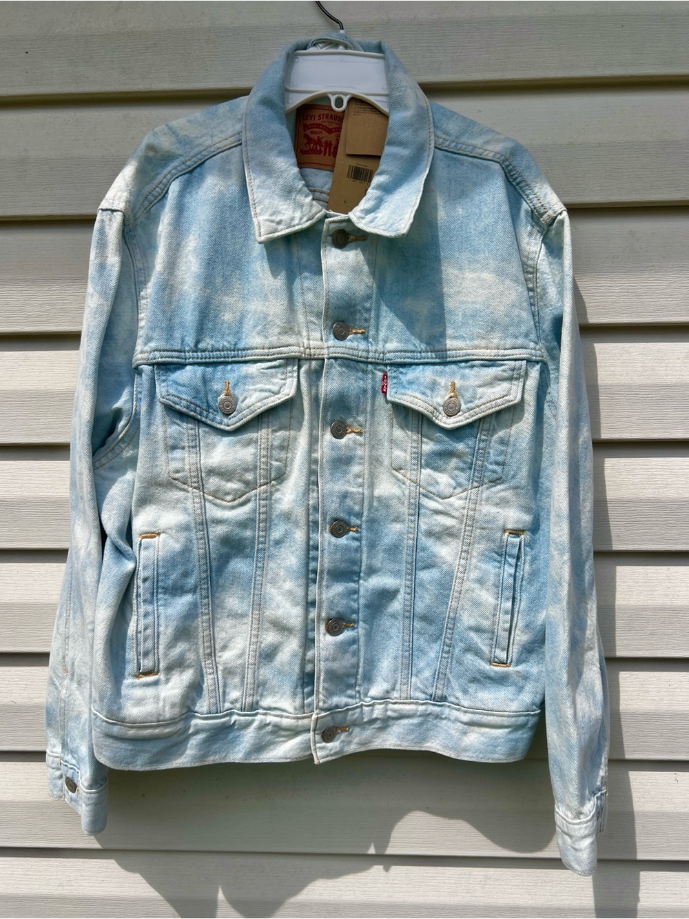 NEW Levis size XL Womens Ex Boyfriend / Cloud Print Trucker Denim Jacket